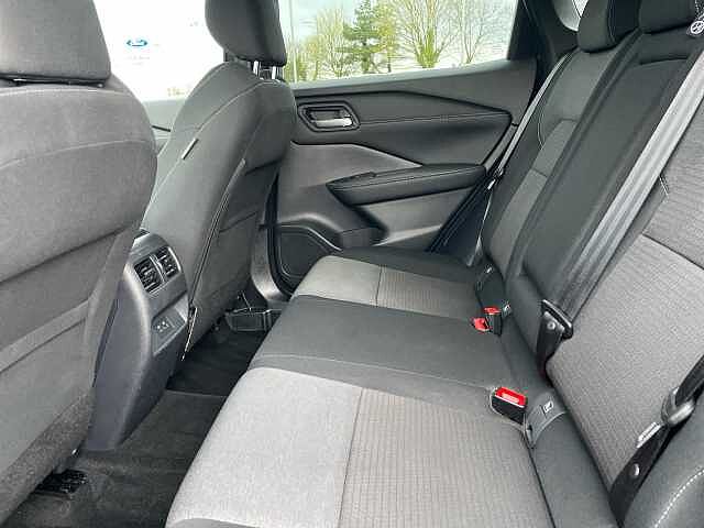 Nissan Qashqai 1.3 DiG-T MH N-Connecta 5dr