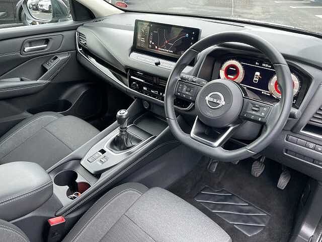 Nissan Qashqai 1.3 DiG-T MH N-Connecta 5dr