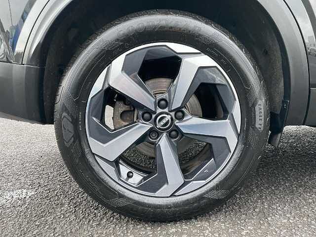 Nissan Qashqai 1.3 DiG-T MH N-Connecta 5dr