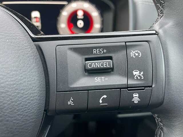 Nissan Qashqai 1.3 DiG-T MH N-Connecta 5dr