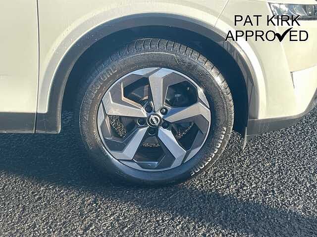 Nissan Qashqai 1.3 DiG-T MH N-Connecta 5dr