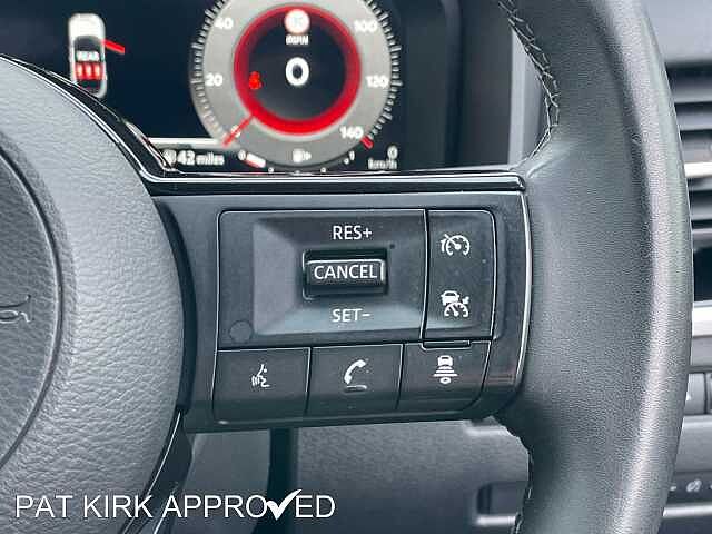 Nissan Qashqai 1.3 DiG-T MH N-Connecta 5dr