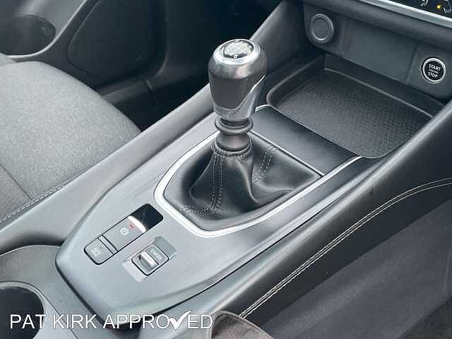 Nissan Qashqai 1.3 DiG-T MH N-Connecta 5dr