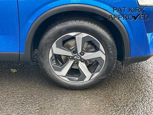 Nissan Qashqai 1.3 DiG-T MH N-Connecta 5dr